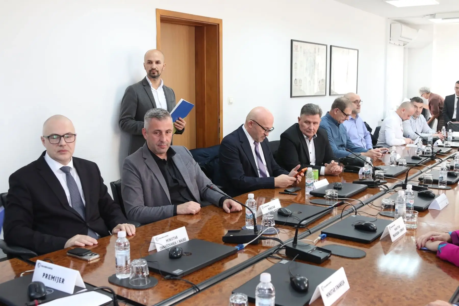 Potpisivanje ugovora 10 15 12 2025